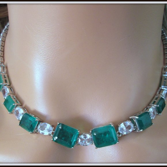 EMERALD GEMSTONE HAND CRAFT LADIES NECKLACE 18K WHITE GOLD FILLED 16 INCH - Picture 4 of 8